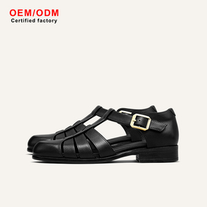 Zapatos de Hombre de Cuero Vacuno Estilo Británico con Hebilla Hueca Personalizada OEM, Zapatos Casuales de Punta Puntiaguda Tejidos Romanos para Primavera, Verano y Otoño - Product Image 1