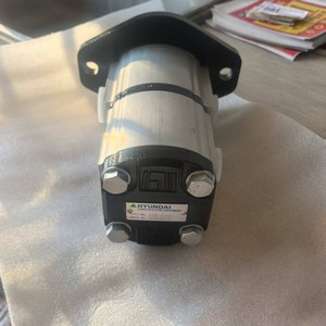 ปั๊มมอเตอร์พัดลมฮุนได รุ่น 31QB-30130 สำหรับอะไหล่เปลี่ยนรถขุด - Product Image 1