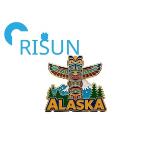Imán de nevera, pin de solapa y insignia personalizados al por mayor con diseños de esmalte de Alaska, Canadá, totem, cara de Tiki, bar, vacaciones en Hawái y playa - Product Image 4
