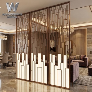 Panel Divisor de Pared de Acrílico con Pantalla de Acero Inoxidable 304 Personalizado, Acabado Dorado PVD para Diseño de Villas, Hoteles y <span class=keywords><strong>Interiores</strong></span> Modernos - Product Image 3