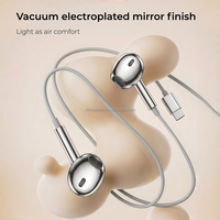 Écouteurs filaires argentés de type C 3,5 mm, écouteurs futuristes chromés, casque filaire métallique brillant avec micro et contrôle du volume