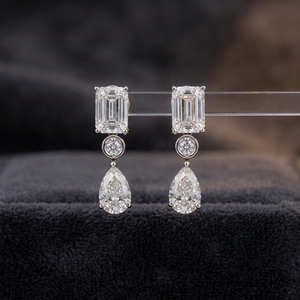 Pendientes de Oro Premium con Diamante Solitario de Corte Brillante Redondo, Joyería Fina de Diseño Elegante y Moderno para Novias, Bodas y Fiestas - Product Image 2