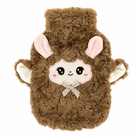 Housse de bouteille d'eau chaude en polyester moelleux, manchon en peluche chaud, design mignon et tendance, diverses couleurs, personnalisable, approvisionnement en gros