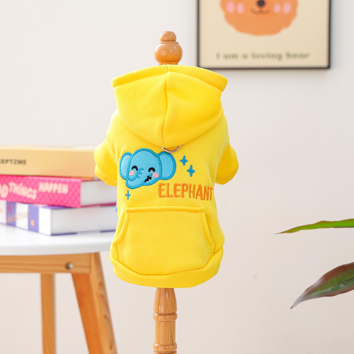 Sweat-shirt de la ville des animaux heureux-éléphant jaune