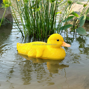 RC juguetes flotantes RC pato barco eléctrico Radio Control barco para piscina impermeable RC pato barco - Product Image 3