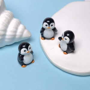 100個入り 3Dミニペンギンフィギュア まとめ売り 23*18MM 小さな冬のクリスマス動物オーナメント ホームクリスマスパーティーケーキトッパーデコレーション用 - Product Image 3