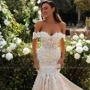 Abiti da Sposa Personalizzati con Spalle Scoperte, Stile Sirena, con Applicazioni in Pizzo, Boho, Linea A, con Strascico - Product Image 1