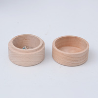 Boîte à bagues en bois massif de hêtre Boîte à bijoux ronde gravée pour boucles d'oreilles et colliers pour organiser vos articles de luxe
