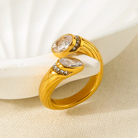 Design de mode de luxe léger Bague ovale en diamant avec croix Personnalité Bague simple en acier inoxydable plaqué or 18 ct pour femmes