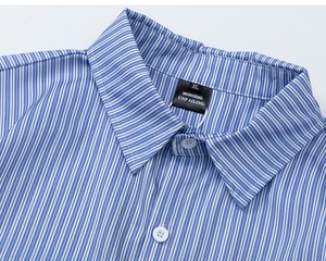 Camicia Casual da uomo a maniche corte <span class=keywords><strong>blu</strong></span> con colletto ribaltabile stampato a strisce verticali nuovo Design di coppia allentata per l'estate - Product Image 3