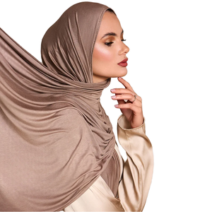Nouveau Voile Hijab Premium 2026 pour Femme, Écharpe Longue Unie Élastique, Châle Tendance, Bandana Respirant pour l'Hiver - Product Image 1