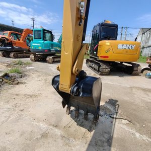 Offre Spéciale – Excavatrice Compacte CAT 304C CR d'Occasion, Bien Entretenue, à Prix Abordable, Idéale pour les Projets d'Aménagement Paysager au Burundi et en Jordanie - Product Image 5