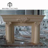 Cheminée à plaques en marbre beige, foyer avec colonne, style romain