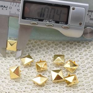 Clavos Cuadrados de Cuatro Puntas DIY de 10mm, Cuentas Cuadradas en Forma de Pirámide y Remaches Cuadrados para Zapatos, Ropa y Accesorios - Product Image 4