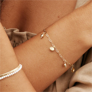 Bracelets personnalisés en argent sterling 925 plaqué or 18 carats avec breloques étoile de mer, coquillage, escargot de mer, conque et chercheur de trésors pour femme - Product Image 2