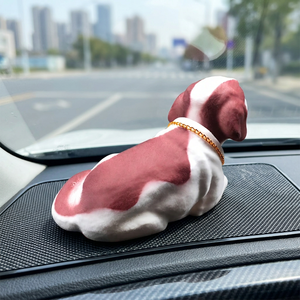 Figurine de chien en résine OEM/ODM, design animalier moderne de dessin animé, chiot qui fait la tête, ornement de voiture - Product Image 4