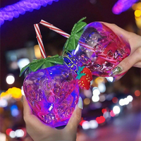 Gobelet de Fête Fraise 500 mL en Plastique, Mignon, Transparent et Lumineux avec Paille, pour Jus, Lait ou Thé