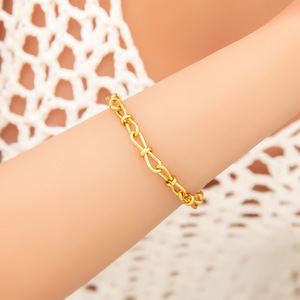 Pulsera de Acero de Titanio con Forma de Hoja, Bañada en Oro de 18K, Diseño Minimalista para Mujer, Joyería de Moda, Origen Yiwu - Product Image 2