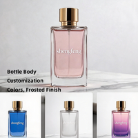 Flacon pulvérisateur carré en verre de 50 ml et 100 ml avec logo personnalisé et design givré pour emballage cosmétique quotidien et utilisation d'huiles essentielles
