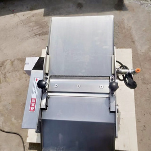 Mejor venta Tilapia Bacalao Calamar Bagre Pescado Skinner Máquina de eliminación de bagre de alta eficiencia Equipo de pelado de peces - Product Image 6