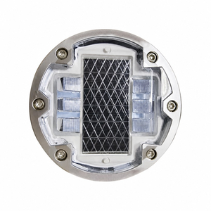 Borne lumineuse solaire LED souterraine étanche IP68 IL300 pour allée et sol, avec réflecteur prismatique haute intensité - Product Image 1