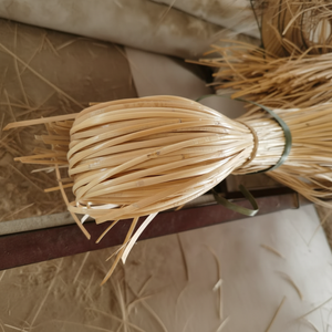 Sillas de bambú decorativas de lujo con cáscara de ratán, solución de asiento ecológica Premium, bambú entero Natural para el hogar o el negocio - Product Image 1