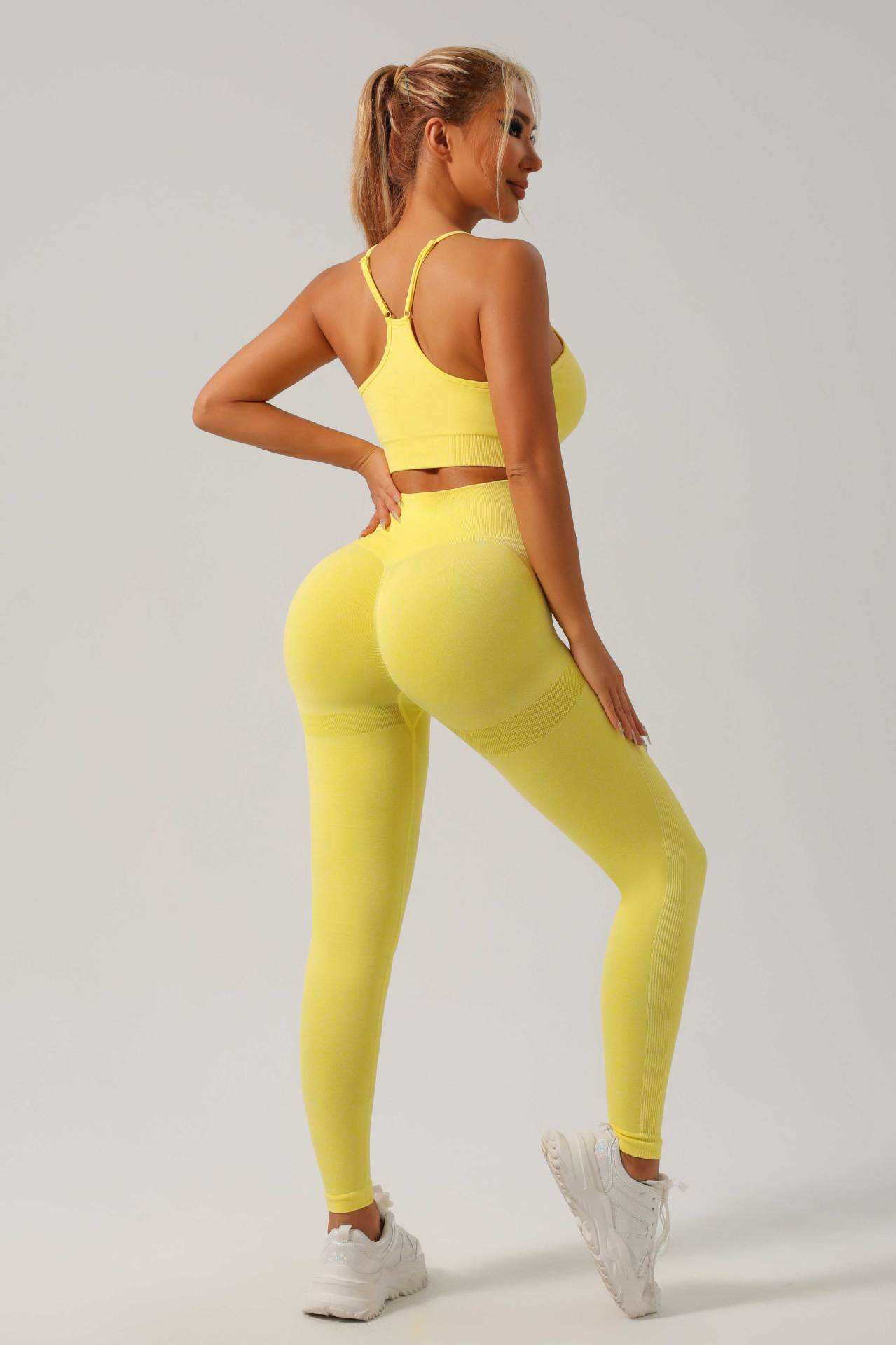 สีเหลือง