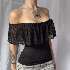 Chemisier d'été pour femme, coupe ajustée, à manches courtes, épaules dénudées, avec dentelle et volants, style mode urbaine - Product Image 1