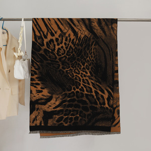 Écharpe longue pour homme, style européen/américain, imprimé léopard, nouvelle collection automne/hiver, épaisse et chaude, pour <span class=keywords><strong>le</strong></span> commerce extérieur - Product Image 2