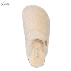 Fabricant OEM Logo personnalisé Automne Hiver Cachemire Fourrure Bout Fermé Pousser Pantoufles <span class=keywords><strong>pour</strong></span> Femme <span class=keywords><strong>Homme</strong></span> avec Semelle Plate en Liège Maison Pantoufles - Product Image 2