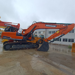 Excavadora Doosan DX300LC-9C de 30 Toneladas, Usada, con 90% de Motor Como Nuevo, Pocas Horas de Uso, Disponible en Stock para la Venta - Product Image 5