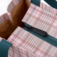 Sac fourre-tout imperméable à motif écossais floral, capacité moyenne, doublure TC, taille personnalisée pour les trajets quotidiens et les repas.