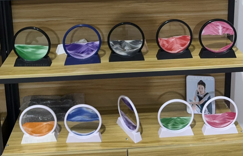 มีสีสัน