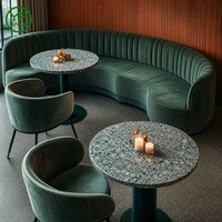 Ensemble de mobilier de restaurant haut de gamme en marbre, table et chaises demi-circulaires courbées en velours, banquette et canapé pour banquets et cafés