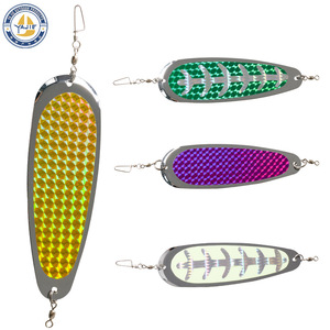 Señuelo de pesca Yajie de 5.5 pulgadas (14 cm) con cuchilla reflectante para pesca de lubina en aguas medias. - Product Image 5