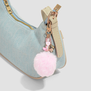 Mengda Automne et Hiver Ins Personnalité Mode <span class=keywords><strong>Mohair</strong></span> Goutte D'huile Coeur Cristal Panda En Cuir Arc Porte-clés Sac Ornement Suspendu - Product Image 4