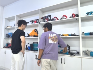 เครื่องตัดหญ้าแบบล้อขับเคลื่อน 21V สำหรับสวน ใช้แบตเตอรี่ลิเธียมไอออนกำลังสูง พกพาสะดวก กำจัดวัชพืชได้ รุ่นพับได้ XF-WS01 21V Hi - Product Image 6