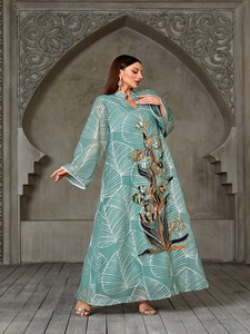 Abaya Maxi A-Line pour Femme, Style Moyen-Orientale Musulmane, en Satin avec Appliques Artisanales, Élégante et Luxueuse, Col en V, Manches Lanterne, Imprimé Numérique, Dubaï - Product Image 2