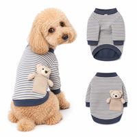 Pull en coton rayé pour chien, à manches longues, avec poche et décor ours en peluche, ourlet incurvé, mignon et décontracté, vêtements d'automne et d'hiver pour animaux de compagnie de petite et moyenne taille
