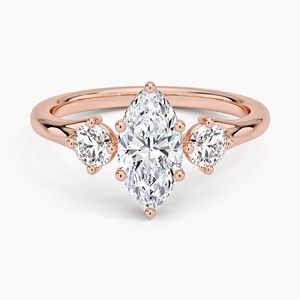Bague de fiançailles personnalisée pour femme en or jaune 18 carats avec diamant de laboratoire taille marquise et diamants latéraux, style classique - Product Image 3
