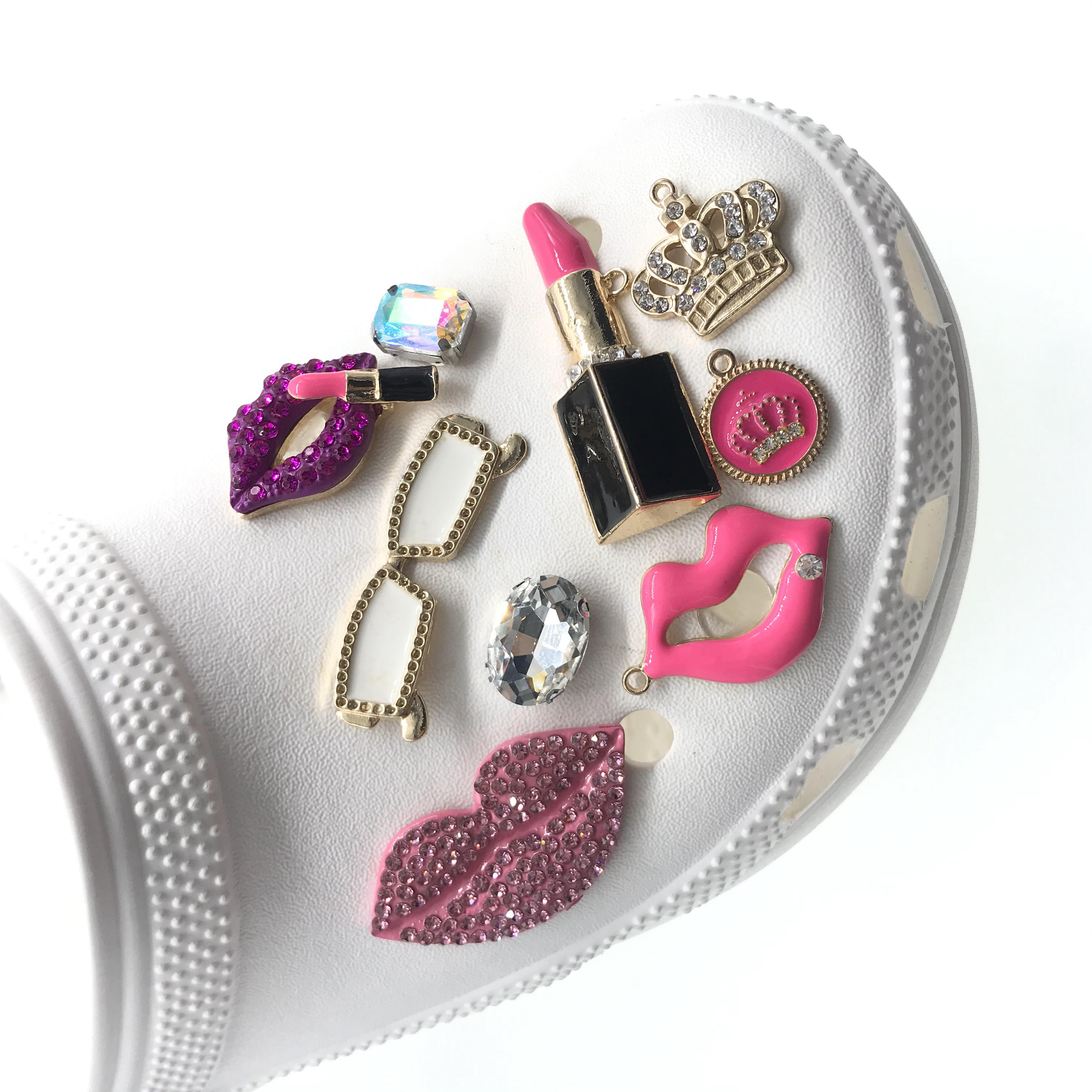 Лидер продаж, Высококачественная серия украшений для обуви с отверстиями, помада для губ, макияж, бант, медведь, корона, панда для крокса