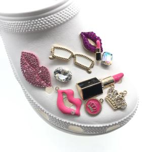 <span class=keywords><strong>Accessoires</strong></span> de chaussures de luxe personnalisés en gros avec strass brillants, nœuds papillon et breloques de luxe <span class=keywords><strong>pour</strong></span> chaussures - Product Image 1
