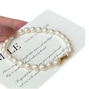 Brazalete de Cuero de Alta Calidad con Perlas de Agua Dulce en Forma de Arroz de 5-6 mm, Diseño Elástico para Cintura Pequeña - Product Image 5