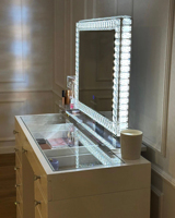 Table de toilette de style luxueux, blanche, haute brillance, avec miroir en cristal, éclairage LED, 13 tiroirs, bureau de maquillage pour chambre à coucher