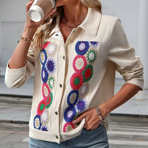 Chaqueta Acolchada de Invierno Unisex para Mujer, Acabado Artesanal, Bordado en Lona, Detalle de Botones, Largo Regular, Forro de Algodón Blanco - Product Image 1