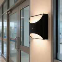 Lampu Dinding LED Mewah Desain Aluminium Hitam Modern, Pemasangan di Dinding untuk Ruang Tamu dan Kamar Tidur