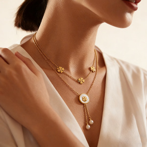 สร้อยคอรูปใบโคลเวอร์สี่แฉก ชุบทอง โลหะผสมสังกะสี สายคู่ ประดับมุก ของขวัญเครื่องประดับแฟชั่น - Product Image 5