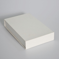 Boîtes en papier de style couverture estampées or avec fond gris pour flacons de parfum, emballage cadeau