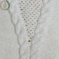 Fabricant de tricot KD personnalisé OEM ODM Cardigan boutonné à manches longues avec pointe torsadée solide pour l'hiver pour femmes chandails