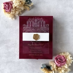 Boîte d'invitation de mariage rigide en velours de luxe avec carte en papier d'art et acrylique, pelliculage brillant, ruban doré, design en forme de livre - Product Image 2